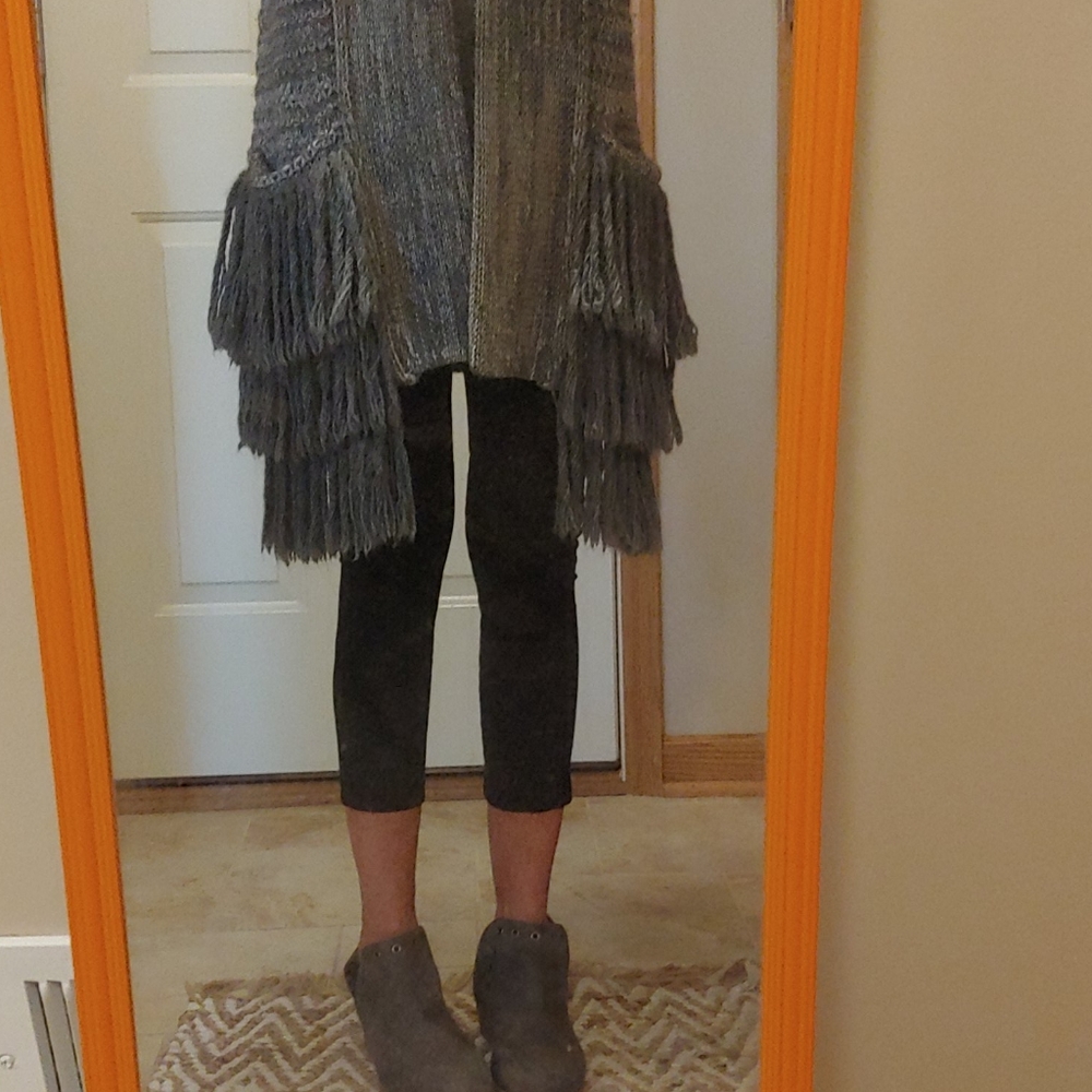 Sweater - Picture 7 of 7